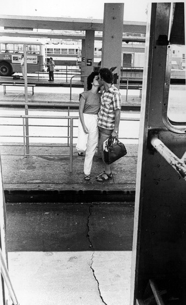 פרידה בתחנה המרכזית - נהור צבי