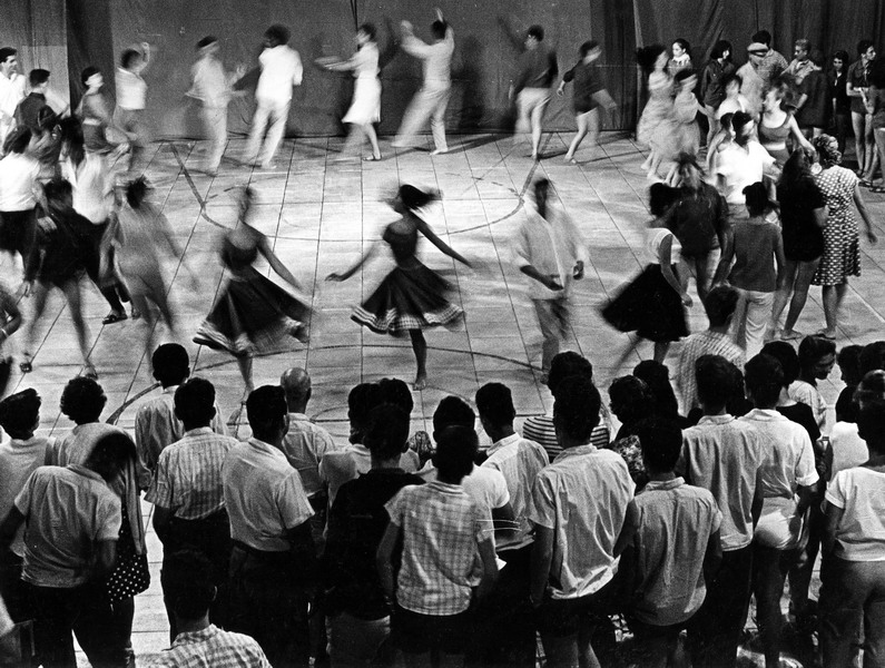 מעגל רוקדים - נהור צבי