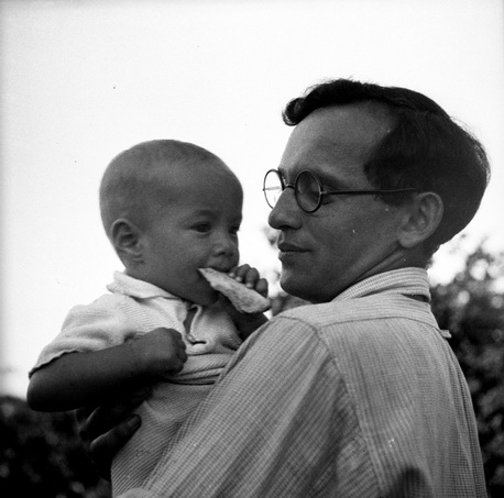 אב ובן - הבית לצילום