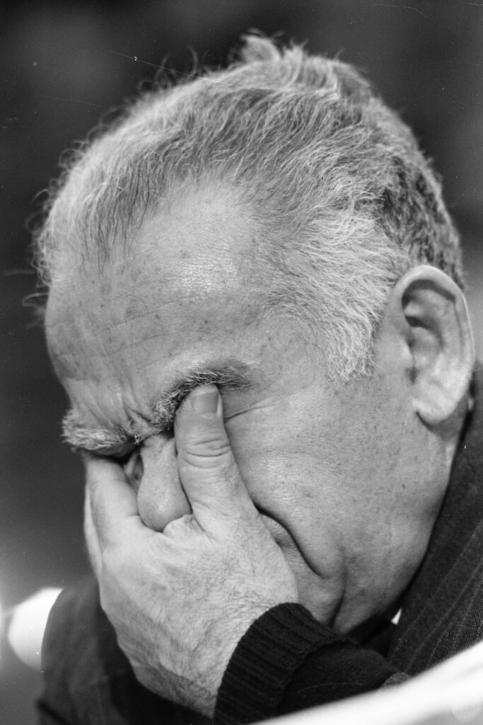 ראש הממשלה יצחק שמיר בישיבת מרכז תנועת החרות - רחמני שמואל