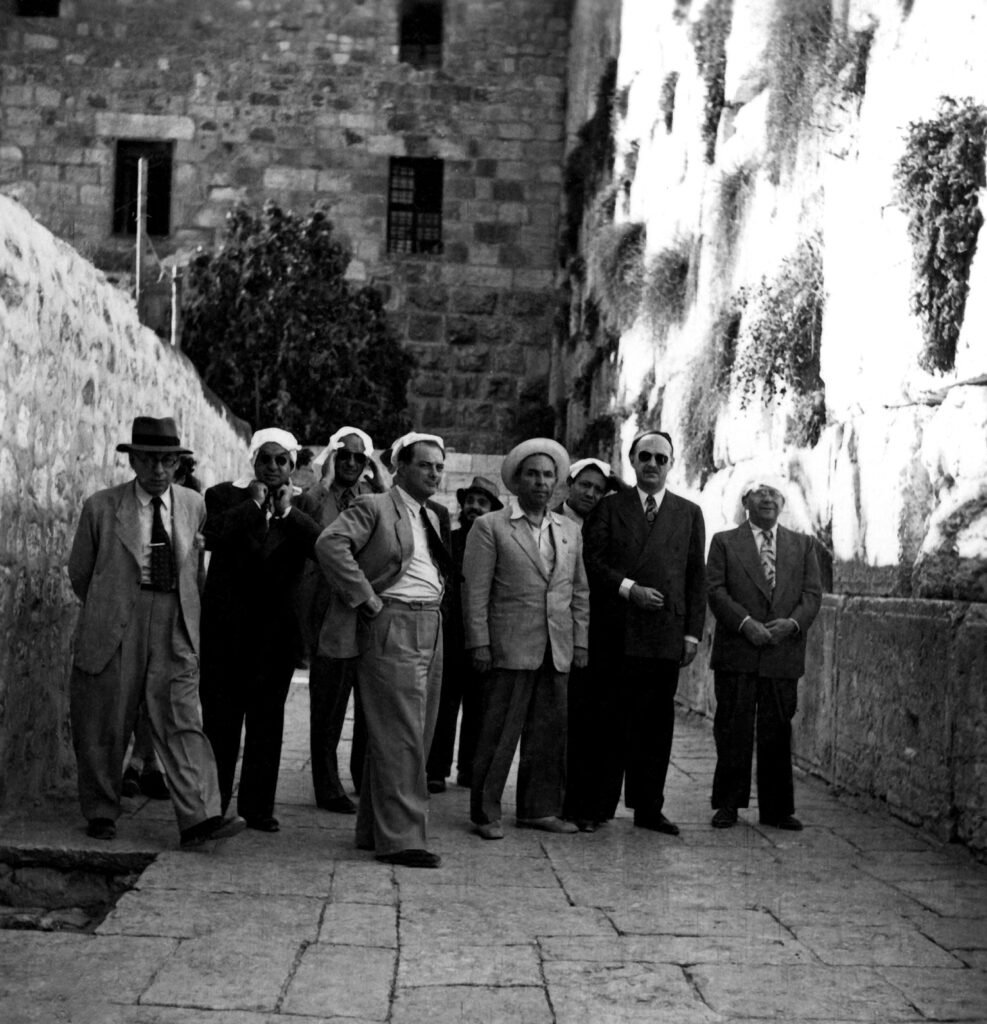 משלחת ציונית ליד הכותל המערבי - שוורץ ניקולס משה