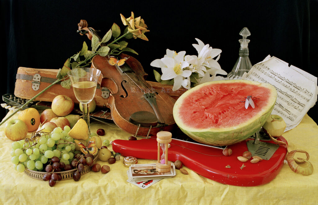 אבטיח וגיטרה חשמלית - עריף-גלנטי עינת