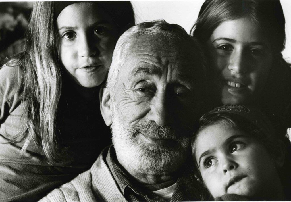 Holocaust survivor, Buenos Aires, Argentina - עוזרי ציון