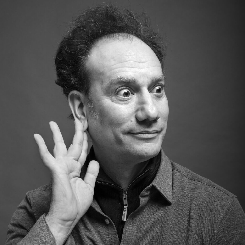 תומר שרון (תומ"ש)- קומיקאי, שחקן, זמר, מוסיקאי, כותב, דעתן ומאייר לעת מצוא - פליקס יגאל