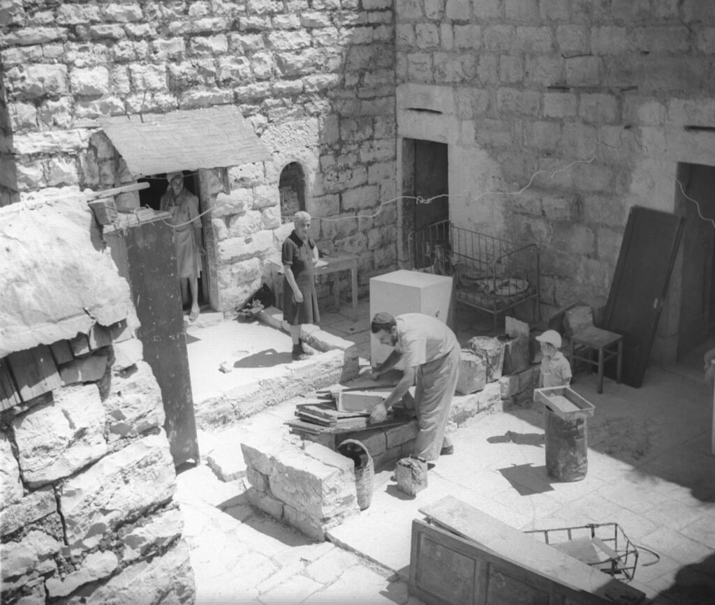 ירושלים, אכלוס גבעת שאול (דיור יאסין לשעבר) - איזנשטרק יהודה