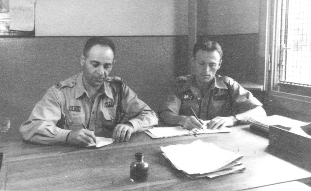 ללא כותרת - שפירא אנטול