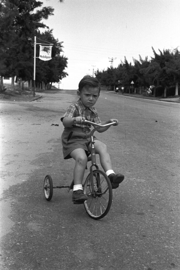 מילדי כפר סבא נוסע על אופניו - קפלן דניאל