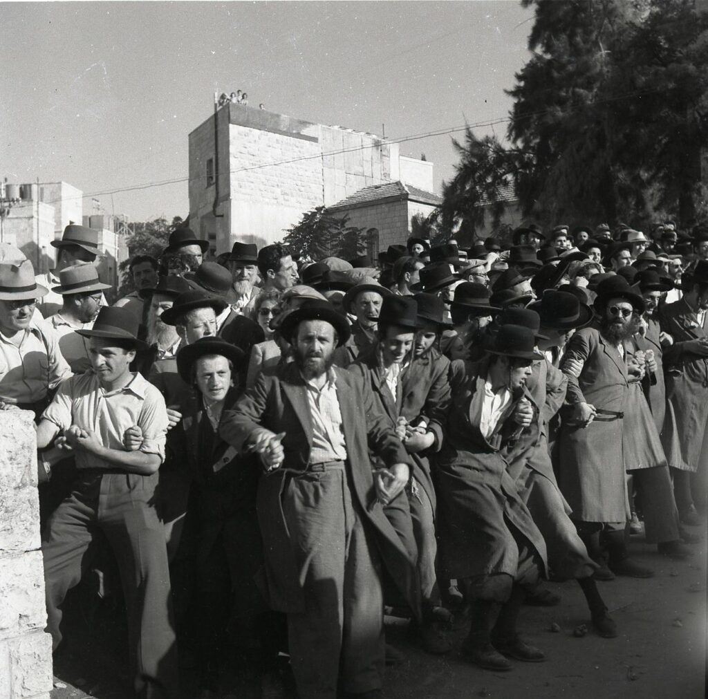 הפגנת דתיים המונית בירושלים נגד גיוס בנות ירושלים לצה"ל - רותנברג בנו