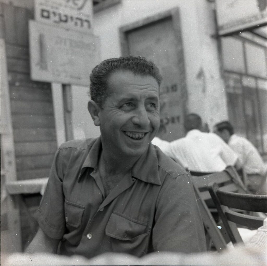 פורטרט של המשורר נתן אלתרמן בבית קפה מאור בת"א - רותנברג בנו