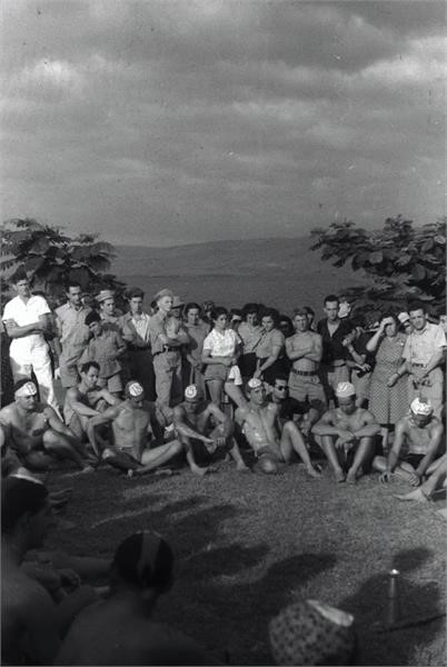 התחרות בשחיה על הכנרת - דינר לזר