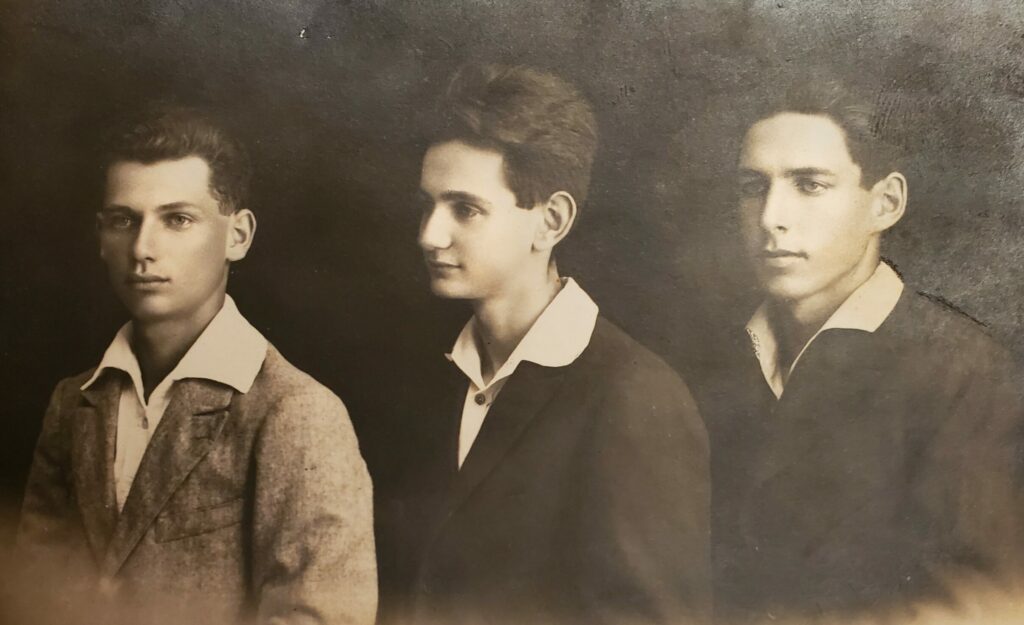 שלושה חברים - רודי יוסף