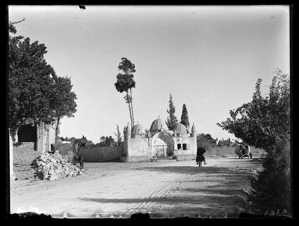 סביל אבו נבוט, יפו - סביניאק אנטואן רפאל