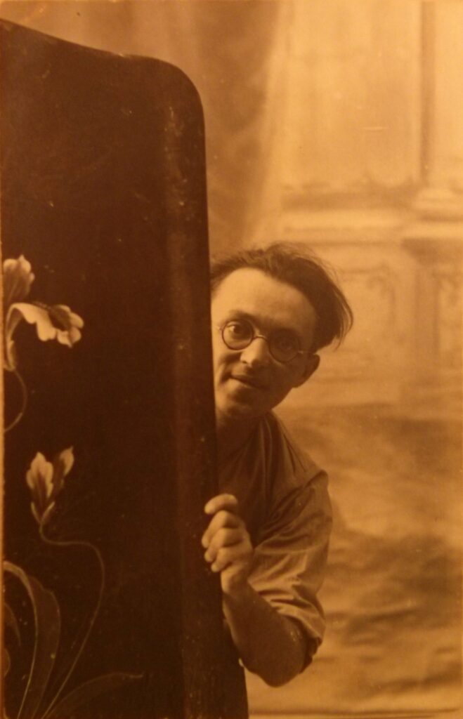 באדיבות עפר סטולר, דיוקן עצמי, שנות ה20 לערך.