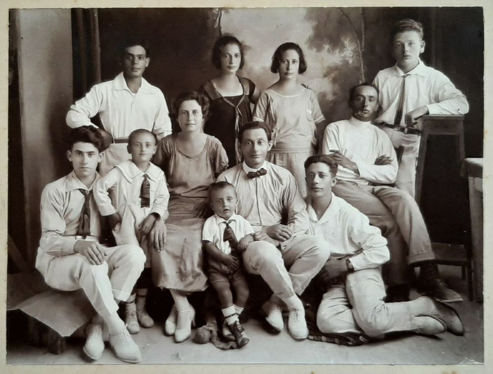 צילום סטודיו של משפחה - קפלנסקי משה ופייבל - פוטו פלסטיקה