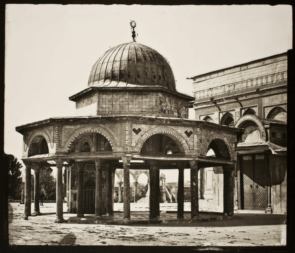 כיפת השלשלת - דינס מנדל ג'והן