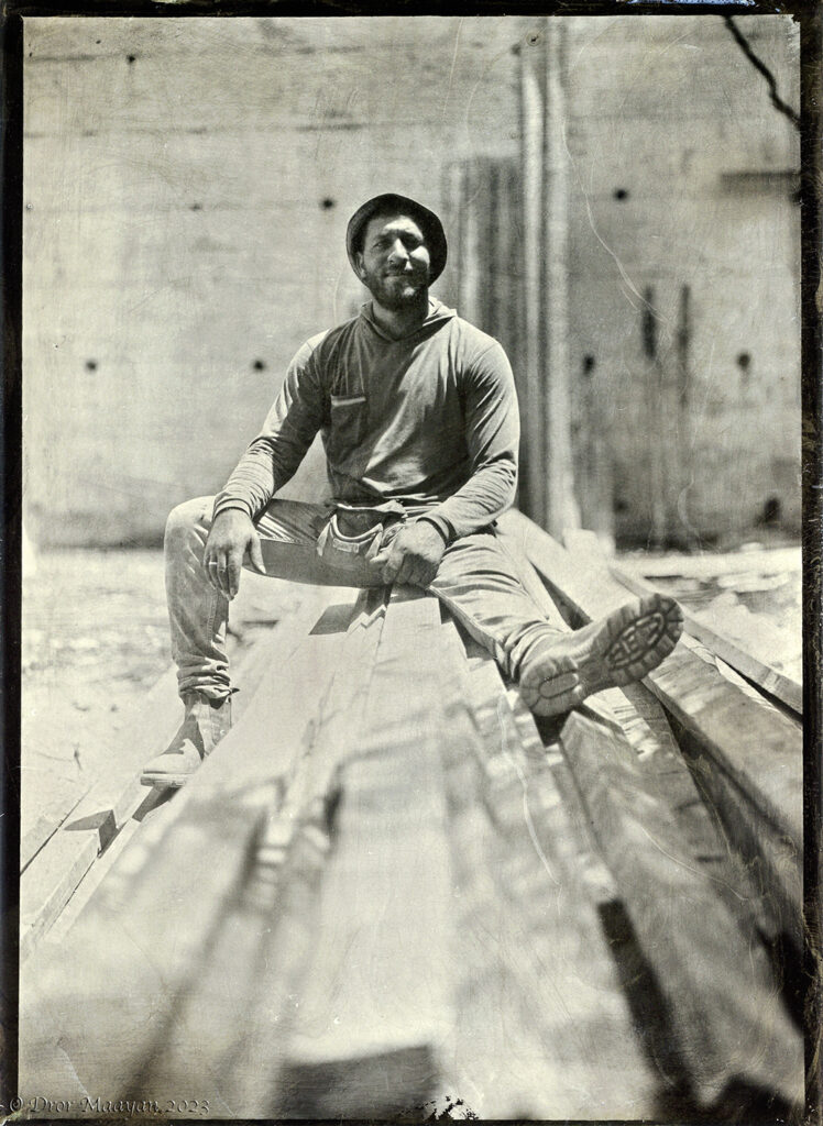 Dry collodion albumen on metal - מעיין דרור