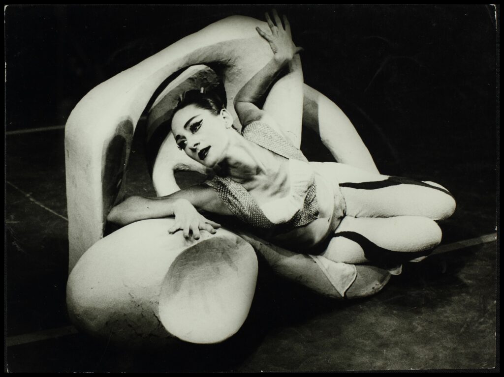 רנה שינפלד בביצוע היצירה 'בת יפתח' מאת רנה שינפלד - אגור יעקב