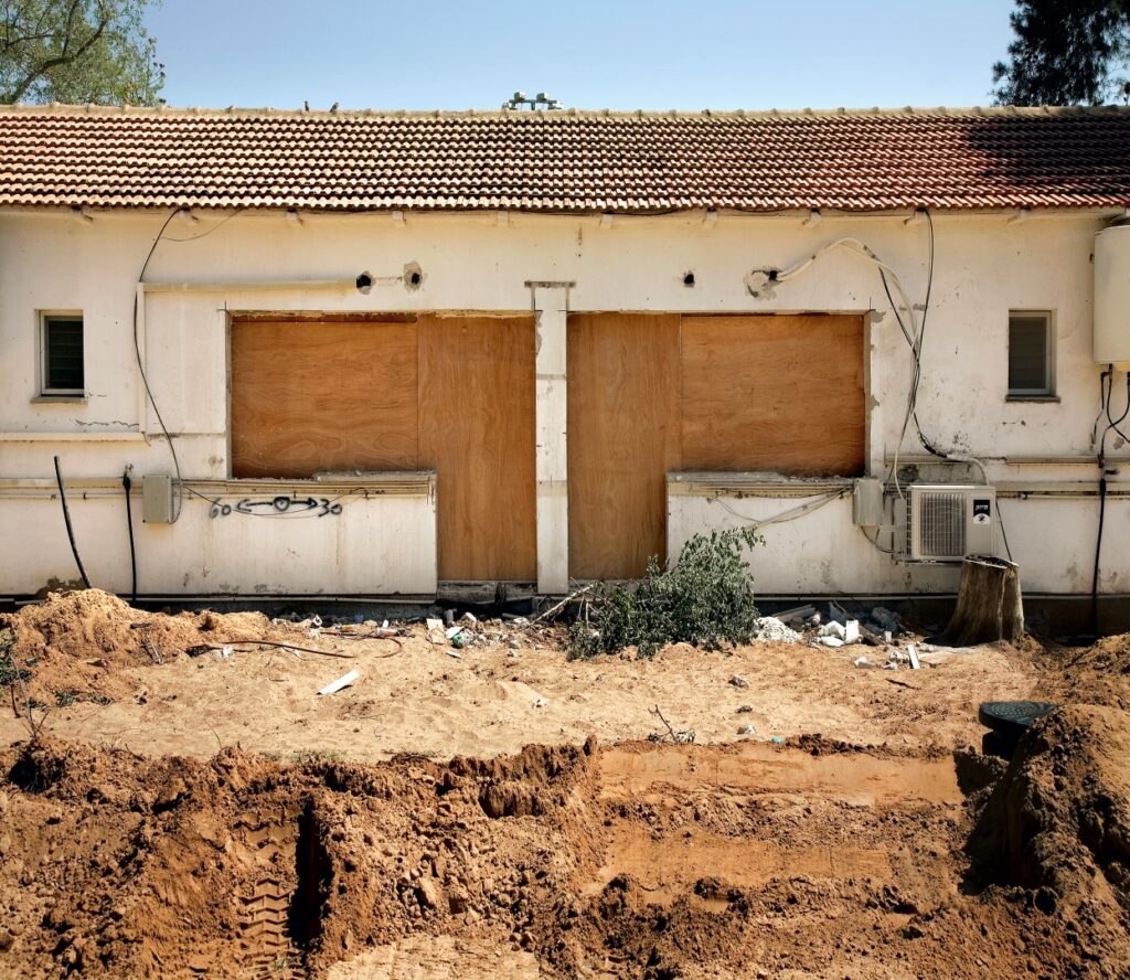 מתוך הסדרה "מספר מזל" - ישי אורית