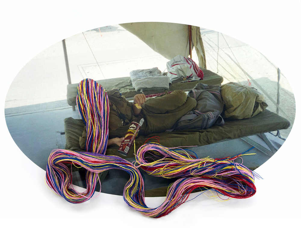 חייל שוכב על המיטה שלי - אלמליח מתי