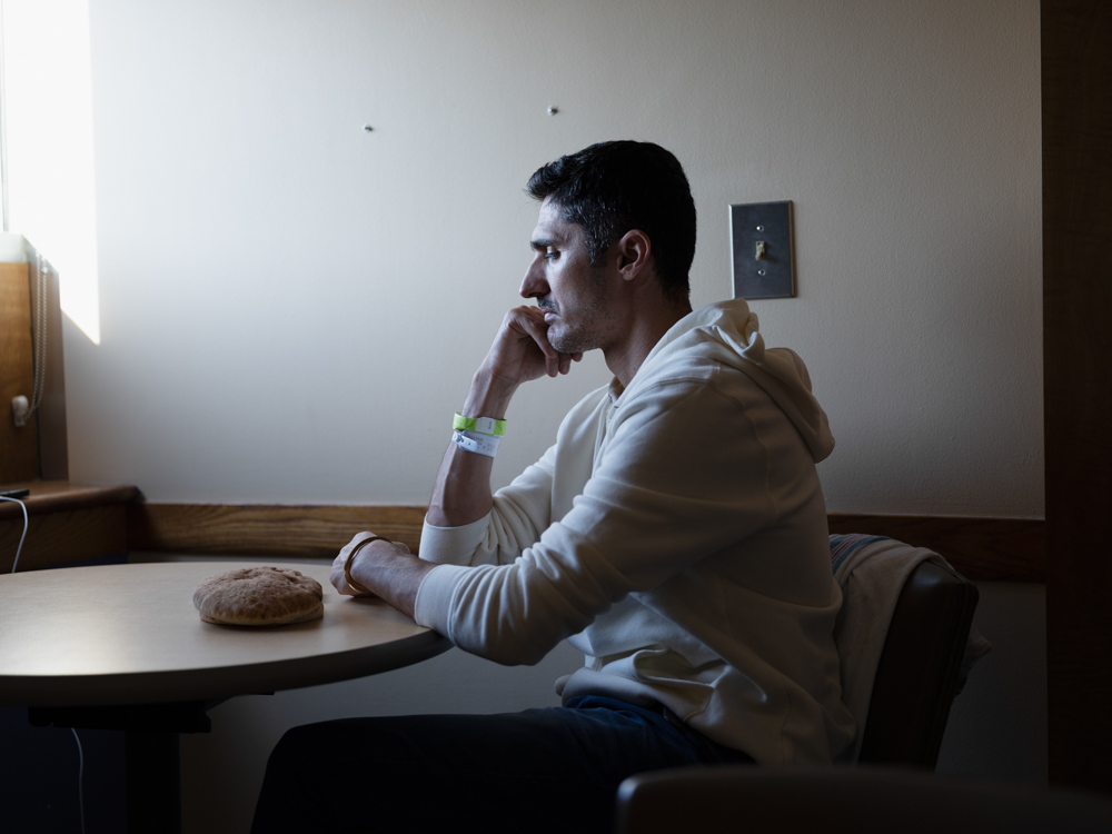 דיוקן עצמי בבית חולים - אלמליח מתי