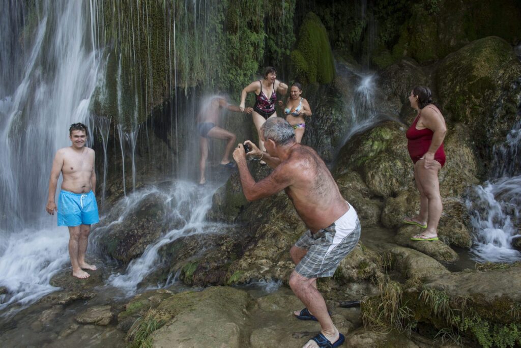 פוזה - אטיאס אלי