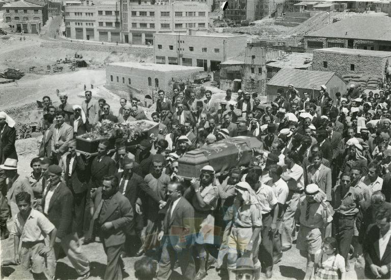 מסע לוויה של שני נפגעים ערבים נוצרים, ממילא ירושלים - ריסאס סטודיו